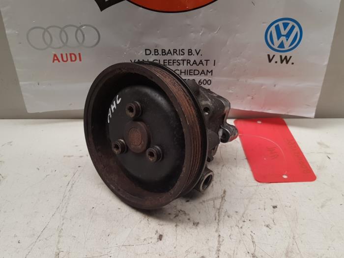 Gebruikte Servopomp Audi A4 Prijs € 35,00 Margeregeling aangeboden door Baris Schiedam