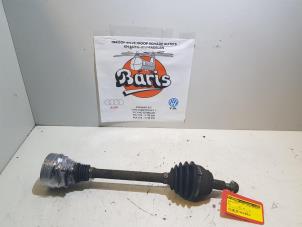 Gebruikte Cardanas links-voor (VWA) Volkswagen Bora (1J2) 2.0 Prijs € 40,00 Margeregeling aangeboden door Baris Schiedam