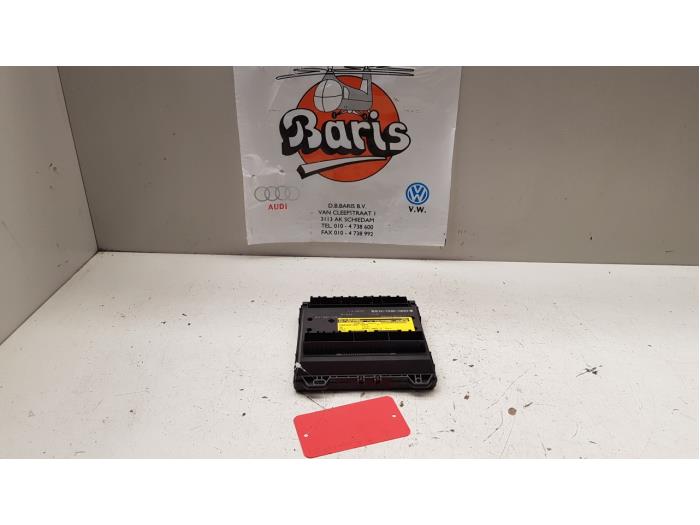 Gebruikte Bodycontrol Module Volkswagen Polo IV (9N1/2/3) 1.2 12V Prijs € 40,00 Margeregeling aangeboden door Baris Schiedam