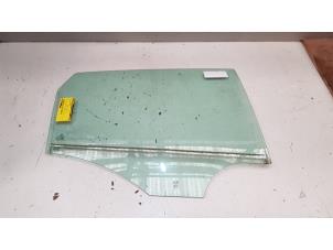 Gebruikte Deurruit 4Deurs rechts-achter Volkswagen Polo Prijs € 30,00 Margeregeling aangeboden door Baris Schiedam