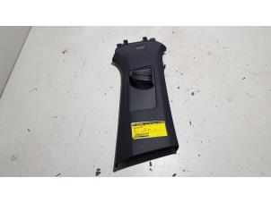 Gebruikte Afdekplaat diversen Volkswagen T-Roc Prijs € 20,00 Margeregeling aangeboden door Baris Schiedam