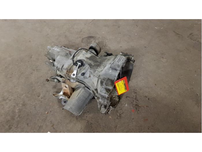 Gebruikte Versnellingsbak Volkswagen Passat (3B3) 2.0 Prijs € 75,00 Margeregeling aangeboden door Baris Schiedam