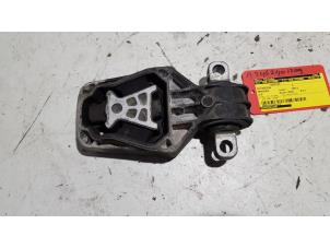 Gebruikte Motorsteun Mercedes CLA Prijs € 20,00 Margeregeling aangeboden door Baris Schiedam