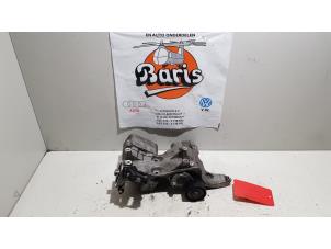 Gebruikte Oliefilterhuis Volkswagen Golf VI (5K1) 1.8 TSI 16V Prijs € 40,00 Margeregeling aangeboden door Baris Schiedam