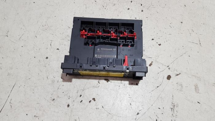 Gebruikte Module Bodycontrol Volkswagen Golf V (1K1) 2.0 FSI 16V Prijs € 40,00 Margeregeling aangeboden door Baris Schiedam