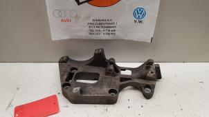 Gebruikte Dynamosteun boven Volkswagen Golf V (1K1) 2.0 FSI 16V Prijs € 40,00 Margeregeling aangeboden door Baris Schiedam