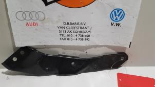 Gebruikte Koplampframe links Volkswagen Golf Prijs € 10,00 Margeregeling aangeboden door Baris Schiedam