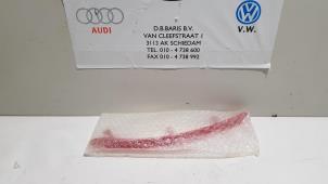 Gebruikte Bumper reflector rechts-achter Volkswagen Tiguan Prijs € 10,00 Margeregeling aangeboden door Baris Schiedam