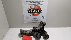 Gebruikte Dynamosteun onder Audi A4 Avant (B7) 2.0 TDI 16V Prijs € 40,00 Margeregeling aangeboden door Baris Schiedam