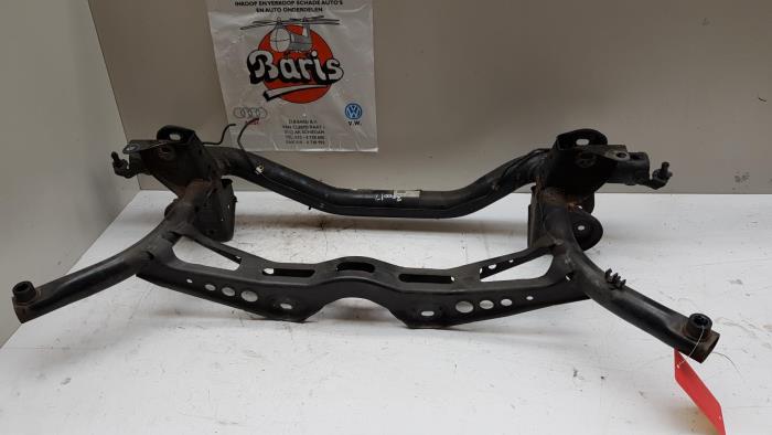 Gebruikte Subframe Volkswagen Golf VII (AUA) 2.0 GTI 16V Performance Package Prijs € 40,00 Margeregeling aangeboden door Baris Schiedam