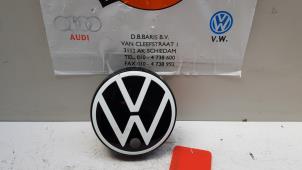 Gebruikte Embleem Volkswagen ID.4 Prijs € 15,00 Margeregeling aangeboden door Baris Schiedam