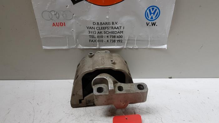 Gebruikte Motorsteun Seat Leon Prijs € 20,00 Margeregeling aangeboden door Baris Schiedam