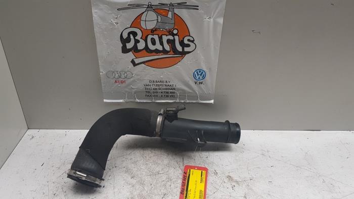 Intercooler Buis van een Audi A5 (8T3) 2.7 TDI V6 24V 2008