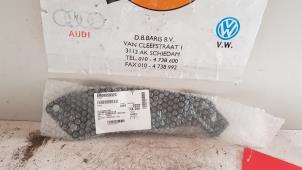 Gebruikte Koplampframe rechts Volkswagen Polo V (6R) 1.2 12V BlueMotion Technology Prijs € 10,00 Margeregeling aangeboden door Baris Schiedam