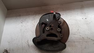 Gebruikte Fusee rechts-voor Mercedes C (W204) 2.2 C-220 CDI 16V Prijs € 35,00 Margeregeling aangeboden door Baris Schiedam