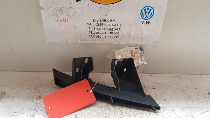 Gebruikte Frontdeel steun Audi Q7 (4LB) 3.0 TDI V6 24V Ad Blue Prijs € 10,00 Margeregeling aangeboden door Baris Schiedam