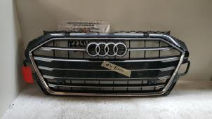 Gebruikte Grille Audi A4 Avant (B9) 2.0 35 TDI Mild hybrid 16V Prijs € 150,00 Margeregeling aangeboden door Baris Schiedam