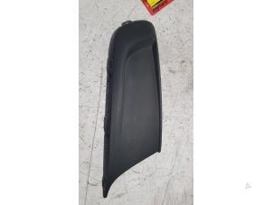 Gebruikte Bumper Rooster Volkswagen Caddy III (2KA,2KH,2CA,2CH) 2.0 SDI Prijs € 15,00 Margeregeling aangeboden door Baris Schiedam