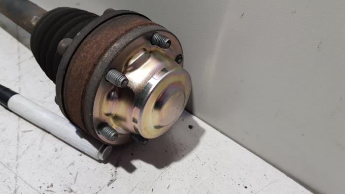 Aandrijfas rechts-achter van een Volkswagen Golf VII (AUA) 2.0 R 4Motion 16V 2014