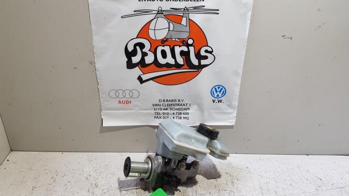 Gebruikte Hoofdremcilinder Volkswagen Golf VII (AUA) 2.0 R 4Motion 16V Prijs € 15,00 Margeregeling aangeboden door Baris Schiedam