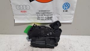 Gebruikte Deurslot Mechaniek 4Deurs links-achter Volkswagen Polo VI (AW1) 1.0 TSI 12V Prijs € 15,00 Margeregeling aangeboden door Baris Schiedam