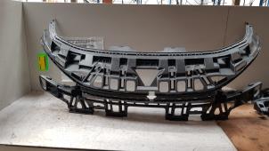 Gebruikte Dwarsbalk frontdeel Cupra Born 45 Prijs € 175,00 Margeregeling aangeboden door Baris Schiedam