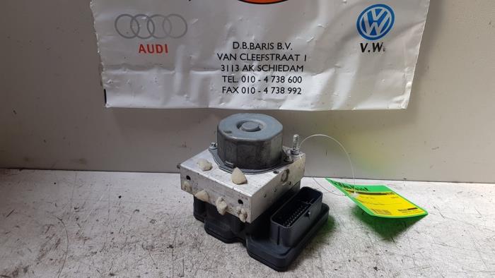 Gebruikte ABS Pomp Renault Clio IV (5R) 1.5 Energy dCi 90 FAP Prijs € 20,00 Margeregeling aangeboden door Baris Schiedam