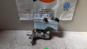 Gebruikte Hoofdremcilinder Renault Clio IV (5R) 1.5 Energy dCi 90 FAP Prijs € 20,00 Margeregeling aangeboden door Baris Schiedam