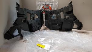 Gebruikte Bumpersteun links-achter Peugeot 308 SW (F4/FC/FN/FR) 1.2 12V PureTech 130 Prijs € 50,00 Margeregeling aangeboden door Baris Schiedam