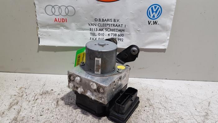 Gebruikte ABS Pomp Volkswagen Passat Variant (365) 2.0 TDI 16V 170 Prijs € 100,00 Margeregeling aangeboden door Baris Schiedam