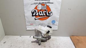 Gebruikte Hoofdremcilinder Volkswagen Golf VIII (CD1) 1.0 eTSI 12V Prijs € 25,00 Margeregeling aangeboden door Baris Schiedam