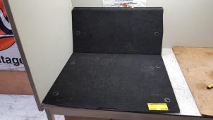 Gebruikte Kofferbak Mat BMW 4 serie (F32) 435d xDrive 3.0 24V Prijs € 40,00 Margeregeling aangeboden door Baris Schiedam