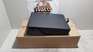 Gebruikte Armsteun Seat Tarraco 1.5 TSI ACT 16V Prijs € 150,00 Margeregeling aangeboden door Baris Schiedam