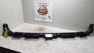 Gebruikte Bumpersteun midden-achter Volkswagen Golf Sportsvan (AUVS) 1.2 TSI 16V BlueMOTION Prijs € 7,50 Margeregeling aangeboden door Baris Schiedam