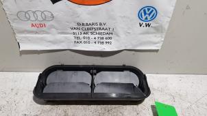 Gebruikte Luchtrooster achter Volkswagen California T6 2.0 TDI Prijs € 5,00 Margeregeling aangeboden door Baris Schiedam