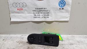 Gebruikte Ruit schakelaar elektrisch Volkswagen Up! (121) 1.0 12V 60 Prijs € 15,00 Margeregeling aangeboden door Baris Schiedam