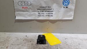 Gebruikte Airbag schakelaar Volkswagen Golf VII (AUA) 1.4 GTE 16V Prijs € 5,00 Margeregeling aangeboden door Baris Schiedam