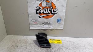 Gebruikte Luchtrooster Dashboard Seat Leon (5FB) 1.6 TDI Ecomotive 16V Prijs € 10,00 Margeregeling aangeboden door Baris Schiedam