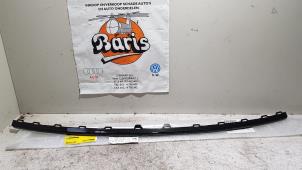 Gebruikte Bumperlijst midden-achter Volkswagen Touran (5T1) 1.4 TSI Prijs € 30,00 Margeregeling aangeboden door Baris Schiedam