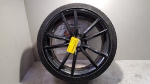 Gebruikte Velg + Band Volkswagen Golf VII (AUA) 2.0 R 4Motion 16V Prijs € 250,00 Margeregeling aangeboden door Baris Schiedam