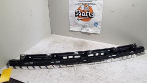 Gebruikte Bumpersteun midden-achter Skoda Kodiaq 2.0 TDI 150 16V 4x4 Prijs € 15,00 Margeregeling aangeboden door Baris Schiedam