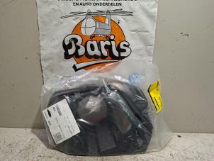 Gebruikte Bumperdeel links-voor Opel Vivaro 1.5 CDTI 120 Prijs € 15,00 Margeregeling aangeboden door Baris Schiedam