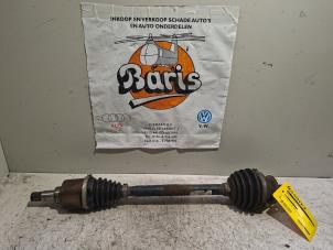 Gebruikte Aandrijfas links-voor Volkswagen Polo V (6R) 1.0 12V BlueMotion Technology Prijs € 60,00 Margeregeling aangeboden door Baris Schiedam