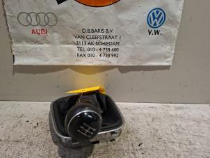Gebruikte Versnellingspookhoes Volkswagen Polo V (6R) 1.0 12V BlueMotion Technology Prijs € 25,00 Margeregeling aangeboden door Baris Schiedam