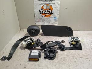 Gebruikte Airbag Set + Module Volkswagen Polo V (6R) 1.0 12V BlueMotion Technology Prijs € 500,00 Margeregeling aangeboden door Baris Schiedam