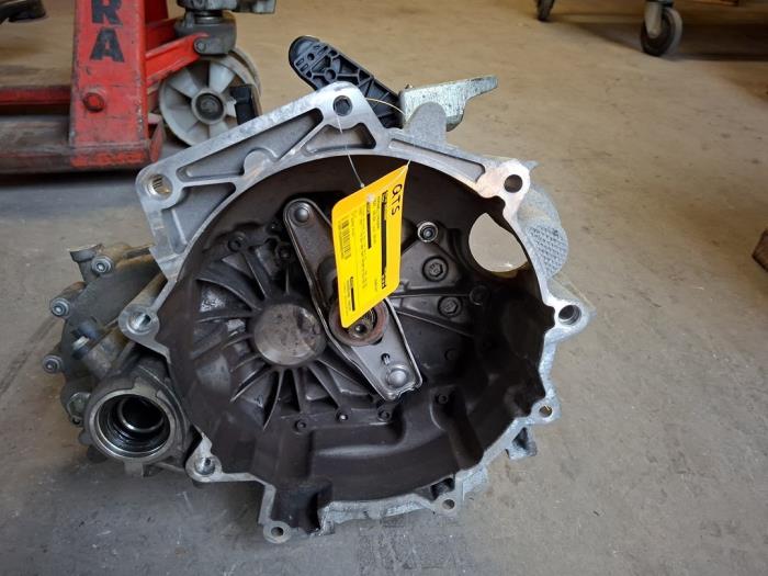 Versnellingsbak van een Seat Ibiza ST (6J8) 1.0 EcoTSI 12V 2016