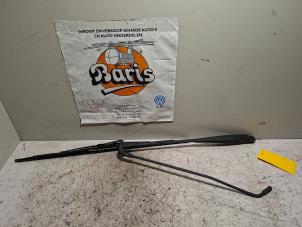 Gebruikte Ruitenwisserarm voor Toyota Aygo (B10) 1.0 12V VVT-i Prijs € 10,00 Margeregeling aangeboden door Baris Schiedam