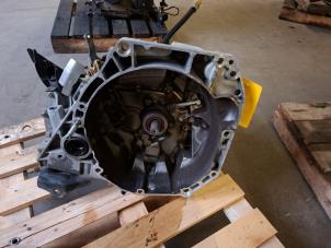 Gebruikte Versnellingsbak Renault Clio IV (5R) 0.9 Energy TCE 90 12V Prijs € 450,00 Margeregeling aangeboden door Baris Schiedam