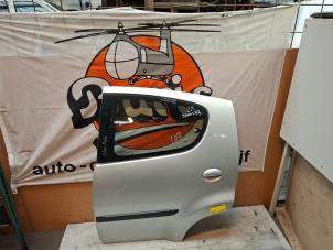 Gebruikte Portier 4Deurs links-achter Peugeot 107 1.0 12V Prijs € 75,00 Margeregeling aangeboden door Baris Schiedam