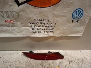 Gebruikte Bumper reflector rechts-achter Volkswagen Polo VI (AW1) 1.0 MPI 12V Prijs € 5,00 Margeregeling aangeboden door Baris Schiedam